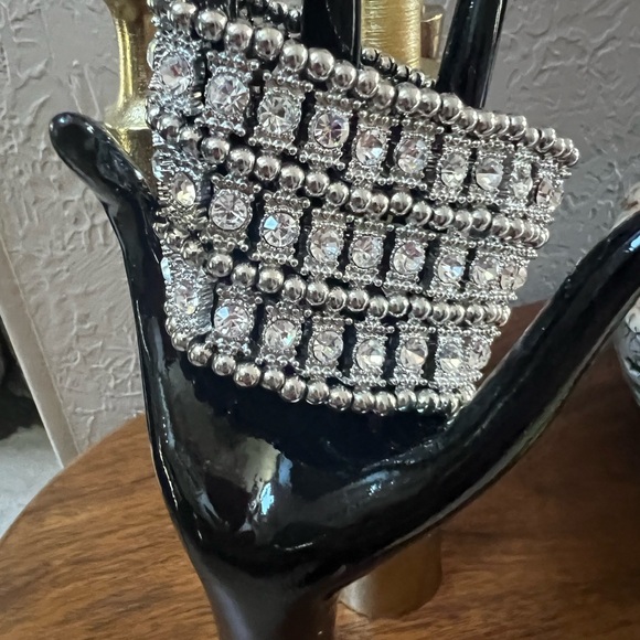 Elegant Silver Crystal Bracelet - Picture 2 of 6